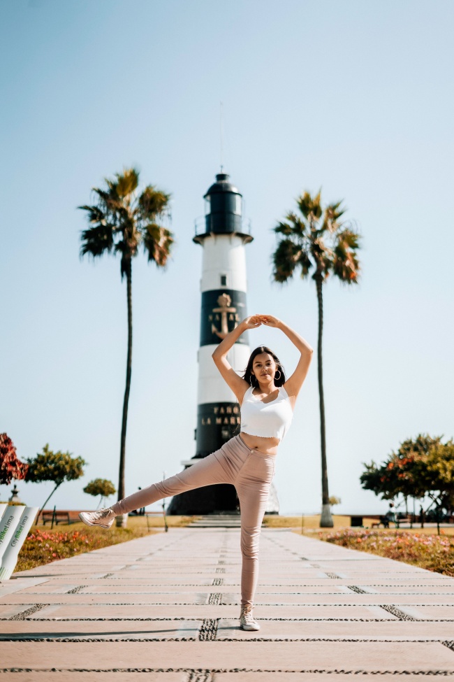 漂亮长发美女图片