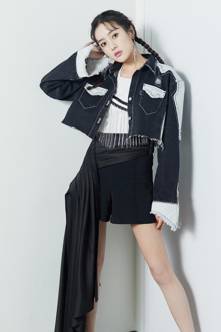 气质中国美女明星王梓薇图片