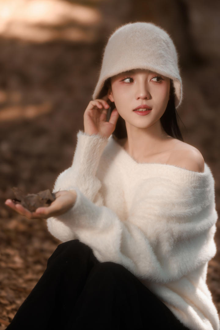 戴着帽子的中国气质美女绝美颜值写真图片