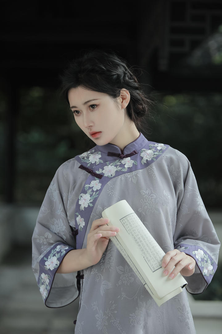 温柔旗袍美女图片