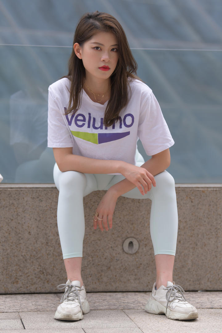 免费下载国产街拍极品瑜伽美女健身性感图片