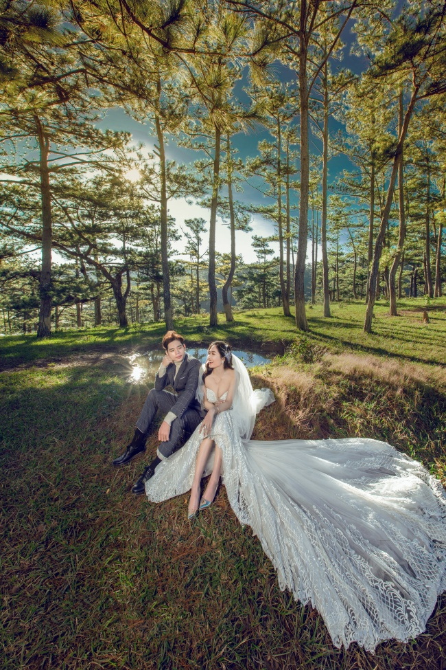 唯美树林婚纱写真摄影图片