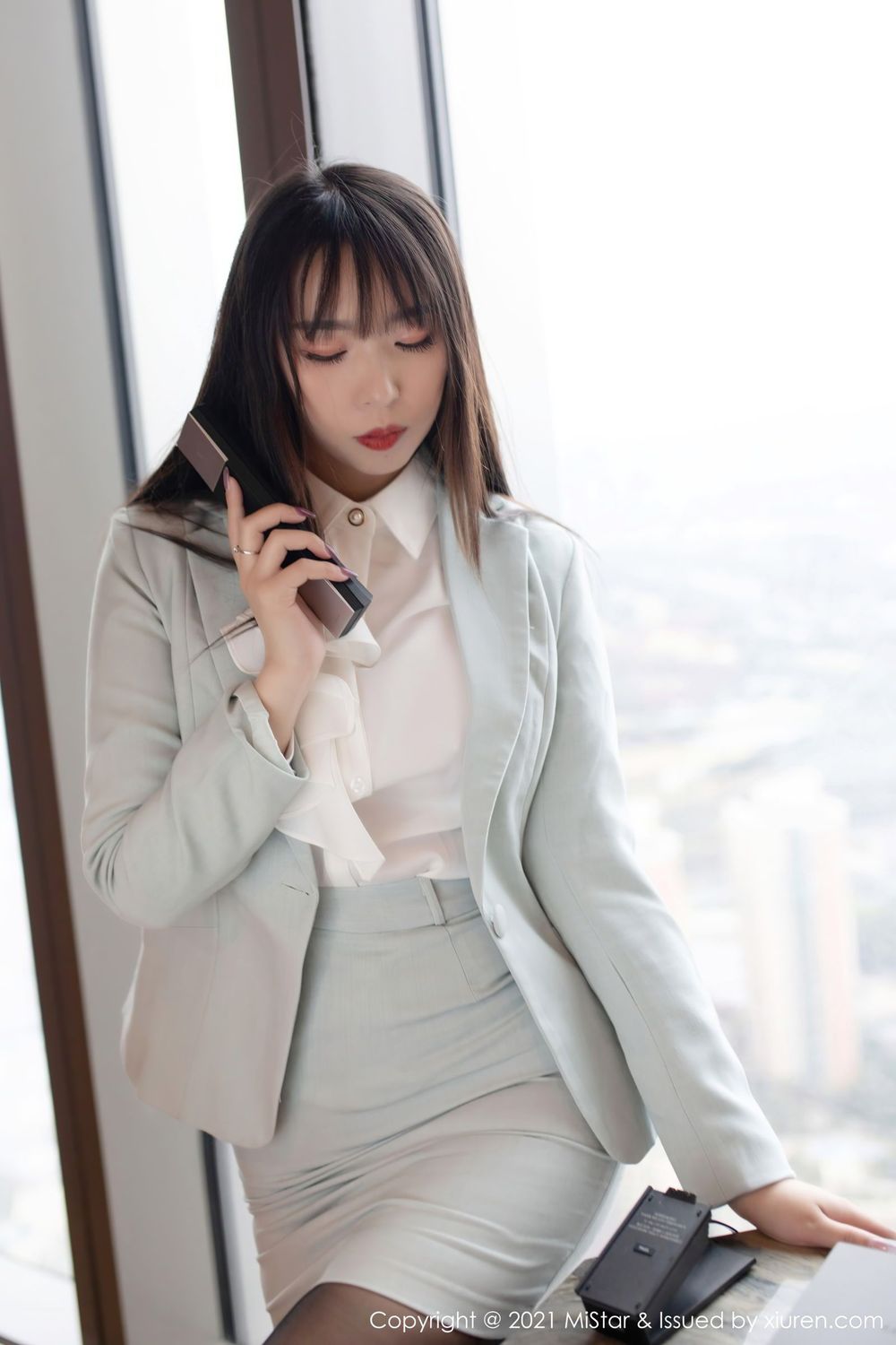 魅妍社美女模特小波多黑丝美腿职场OL女秘书装扮系列写真