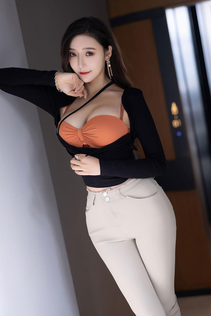4K清纯紧身裤美女嫩模王馨瑶高清写真图片