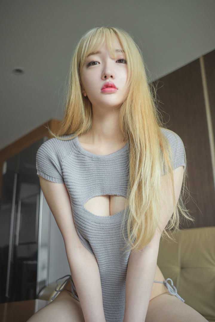 韩国年轻粉嫩小妹性感床照高清套图