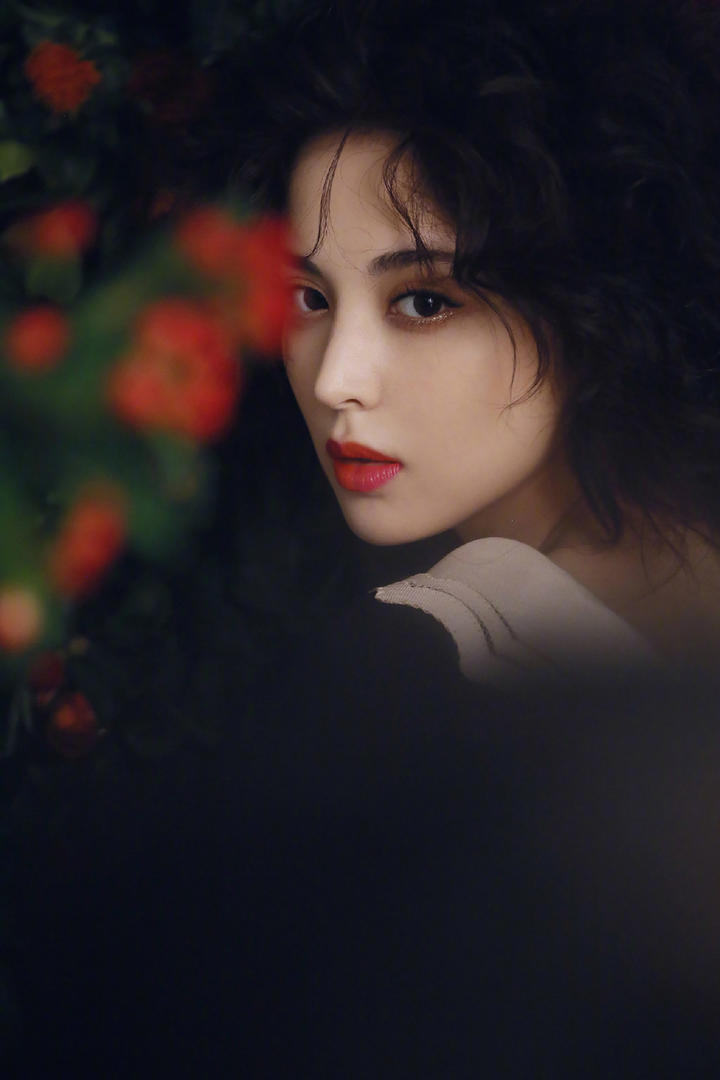 中国时尚美女明星古力娜扎高清壁纸图片大全