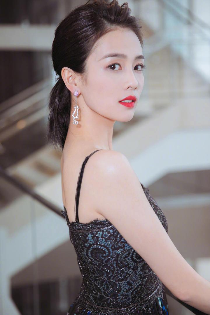 中国高颜值气质美女明星白鹿写真图片