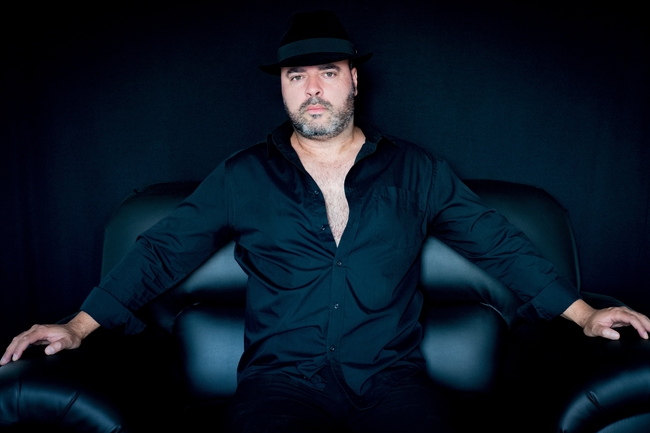 欧美时尚风格中年大叔帅哥图片