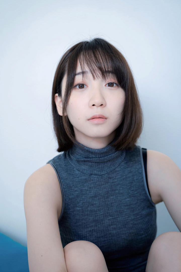 日本短发美女自拍写真图片