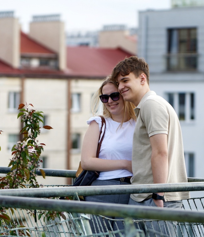 欧美天台情侣图片摄影