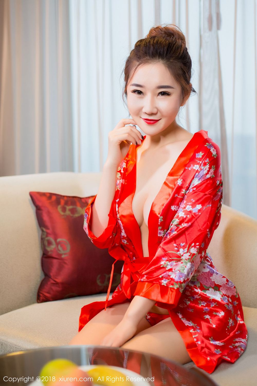 秀人网棉花糖candy华丽和服白丝美腿玉兔夺目诱人