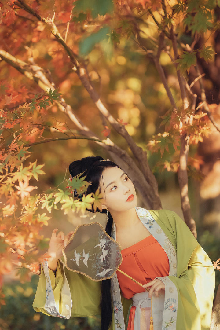 中国风古装汉服美女户外摄影壁纸图片