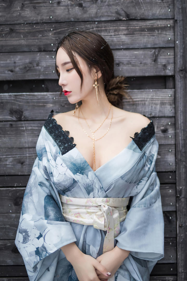 极品日本和服美女性感写真图片