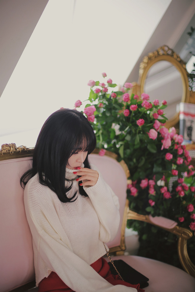 文静清纯美女闭眼显淑静显知性