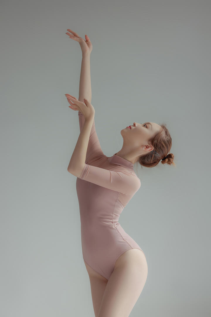 国产高清瑜伽美女张雯雯116美女艺术写真图片