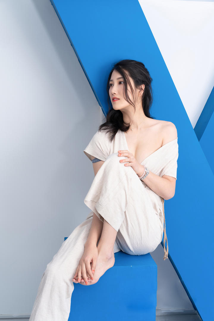 XIUREN秀人国模美女主播私拍艺术写真套图