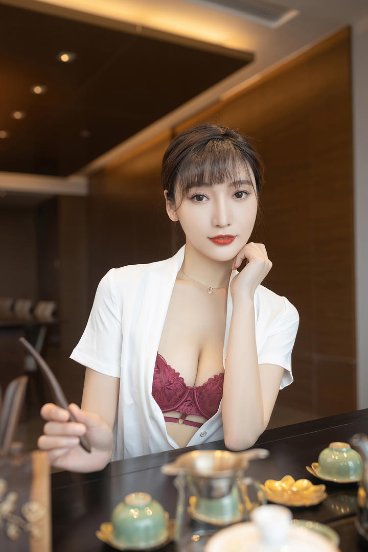 超高清国模网美女精品私拍图片免费下载