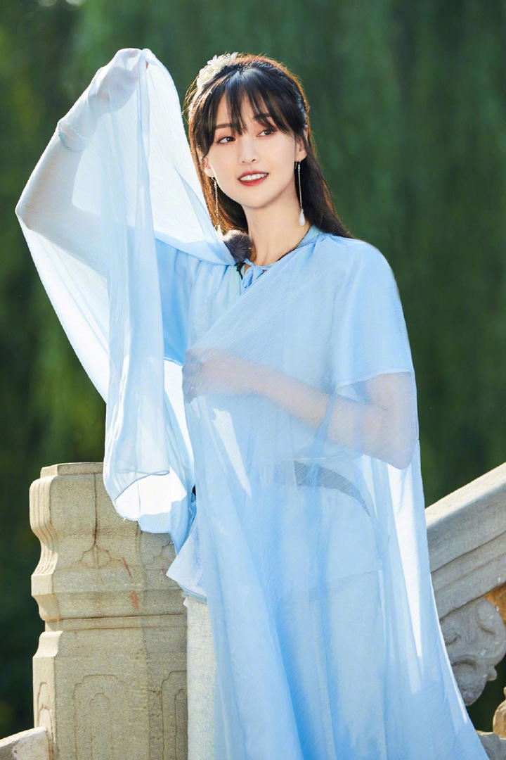 郑爽蓝色古装唯美写真图片