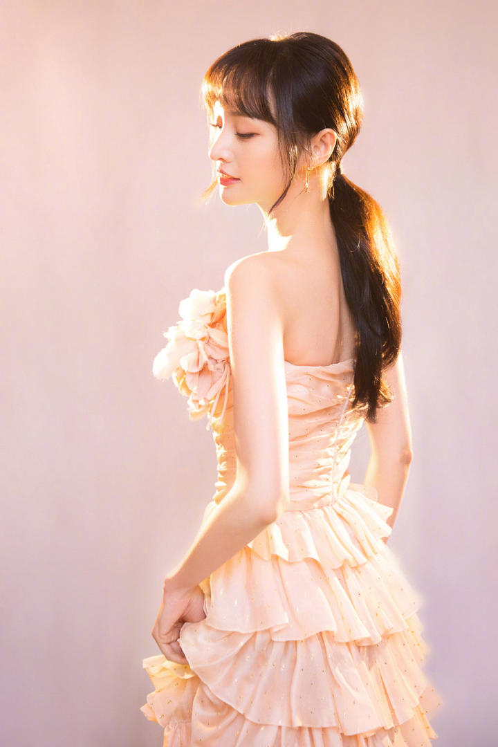 郑爽甜美少女风写真图片
