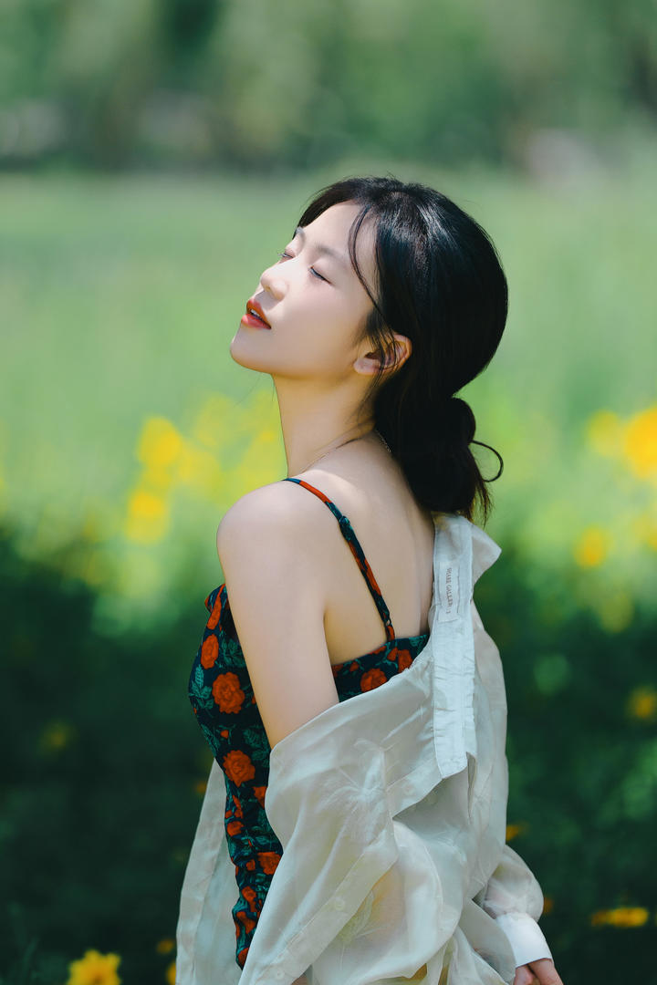 文艺女青年个人摄影图片