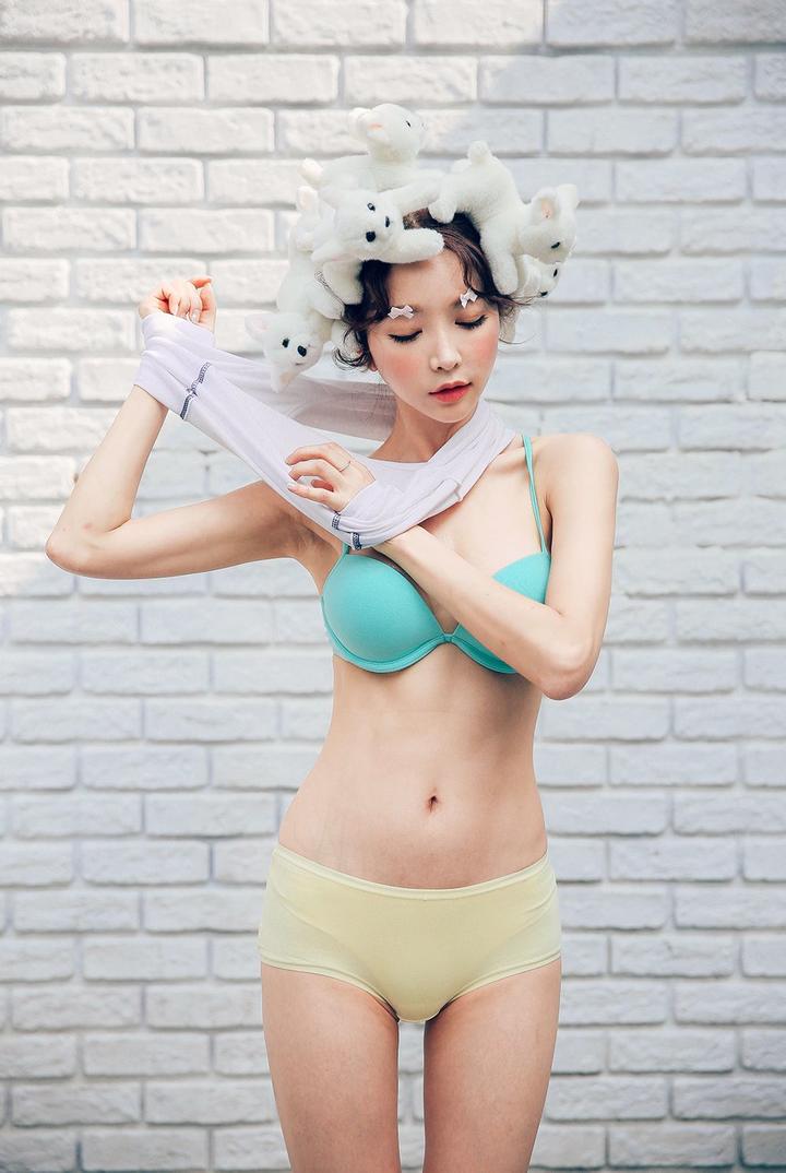 韩国性感美女朴洙妍脱衣写真