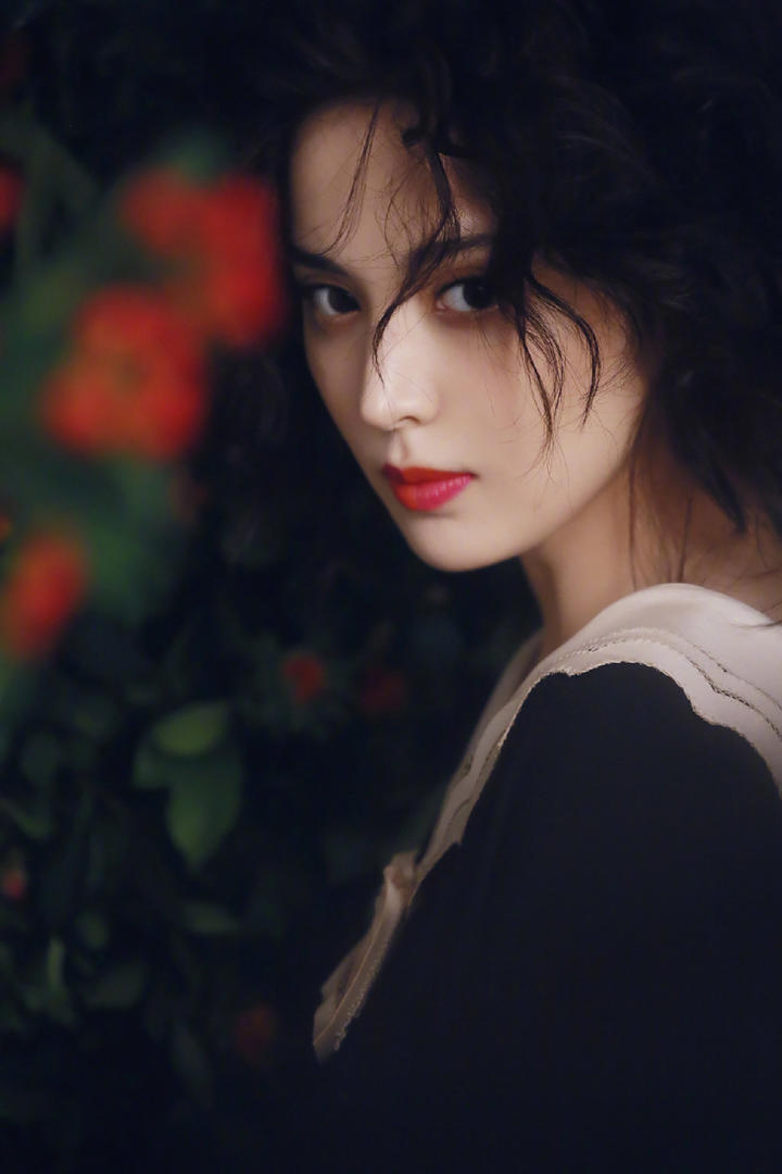 中国新疆美女明星古力娜扎写真壁纸图片