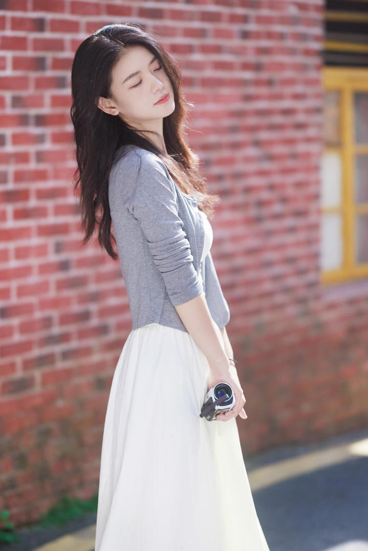 国产街拍白裙美女人像摄影写真大全