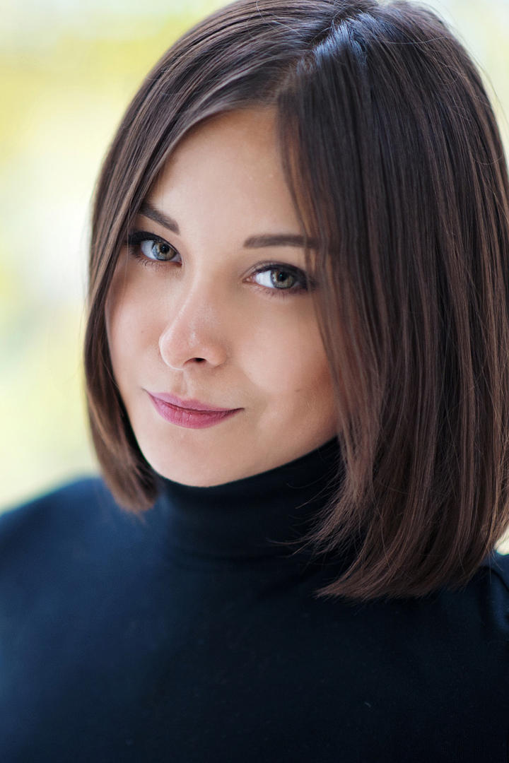 欧美气质短发美女写真