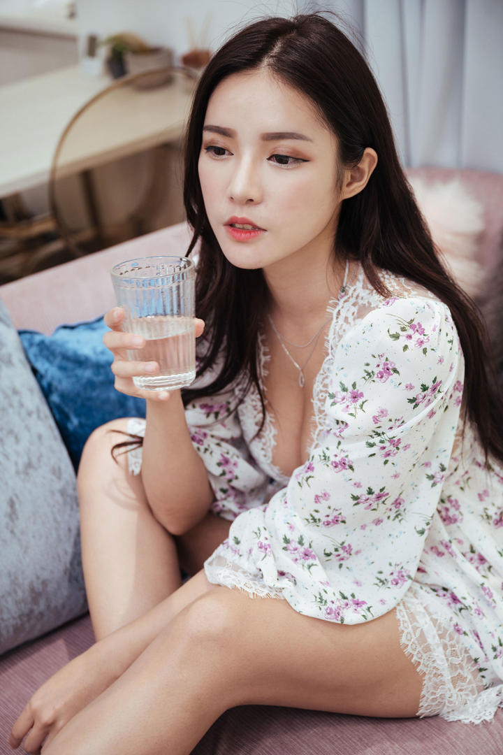 高清日本美女摄影图片