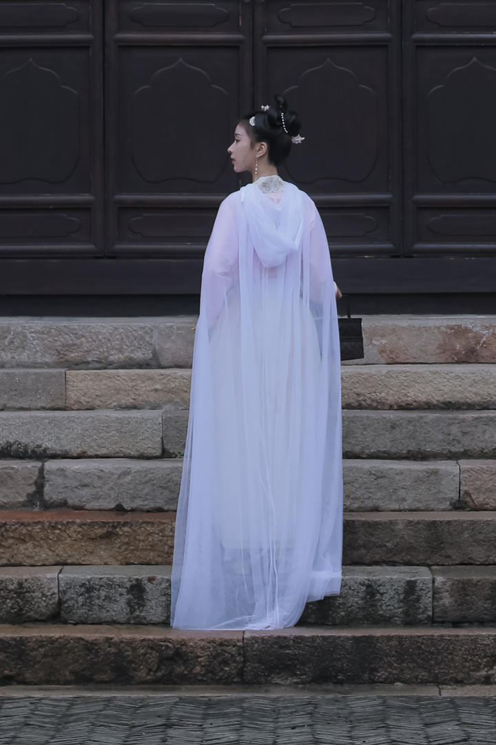 4K唯美意境古风美女背影摄影图片