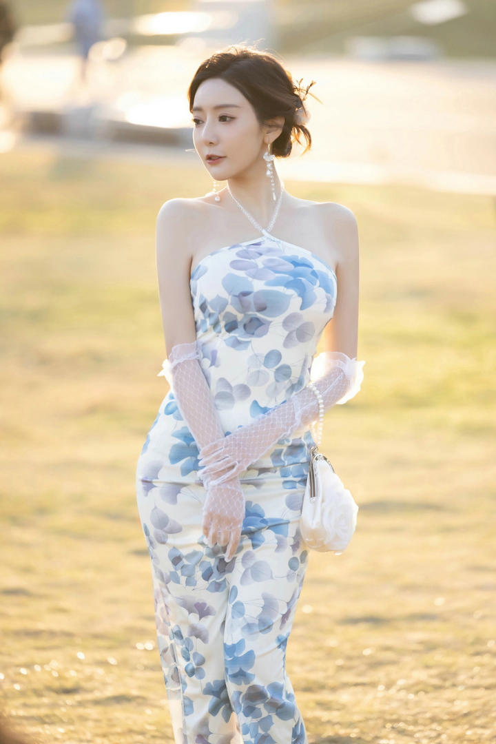 中国时尚气质旗袍美女模特王馨瑶高清写真图片