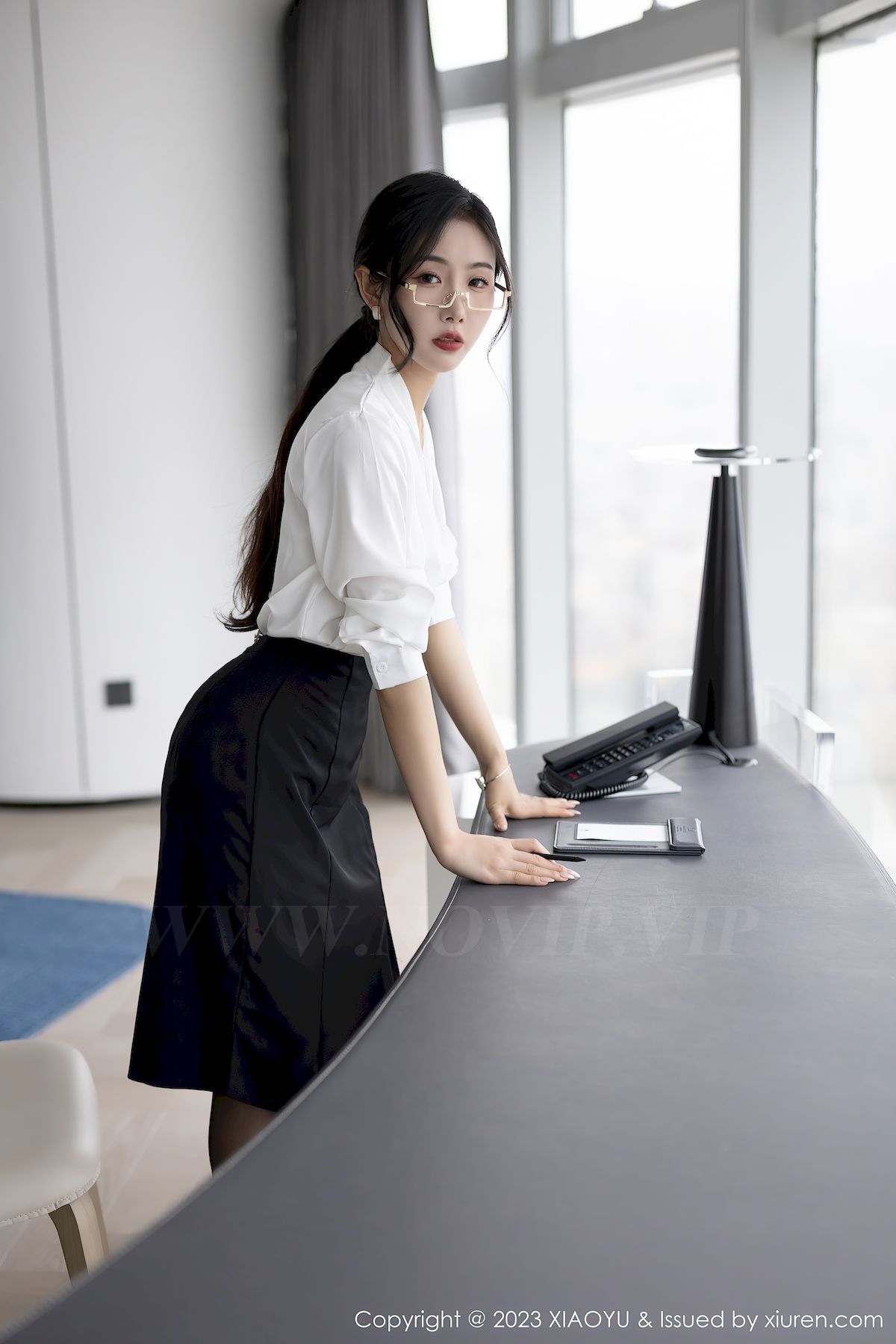 语画界美女模特苏苏阿职业装OL服饰绝美姿态性感写真