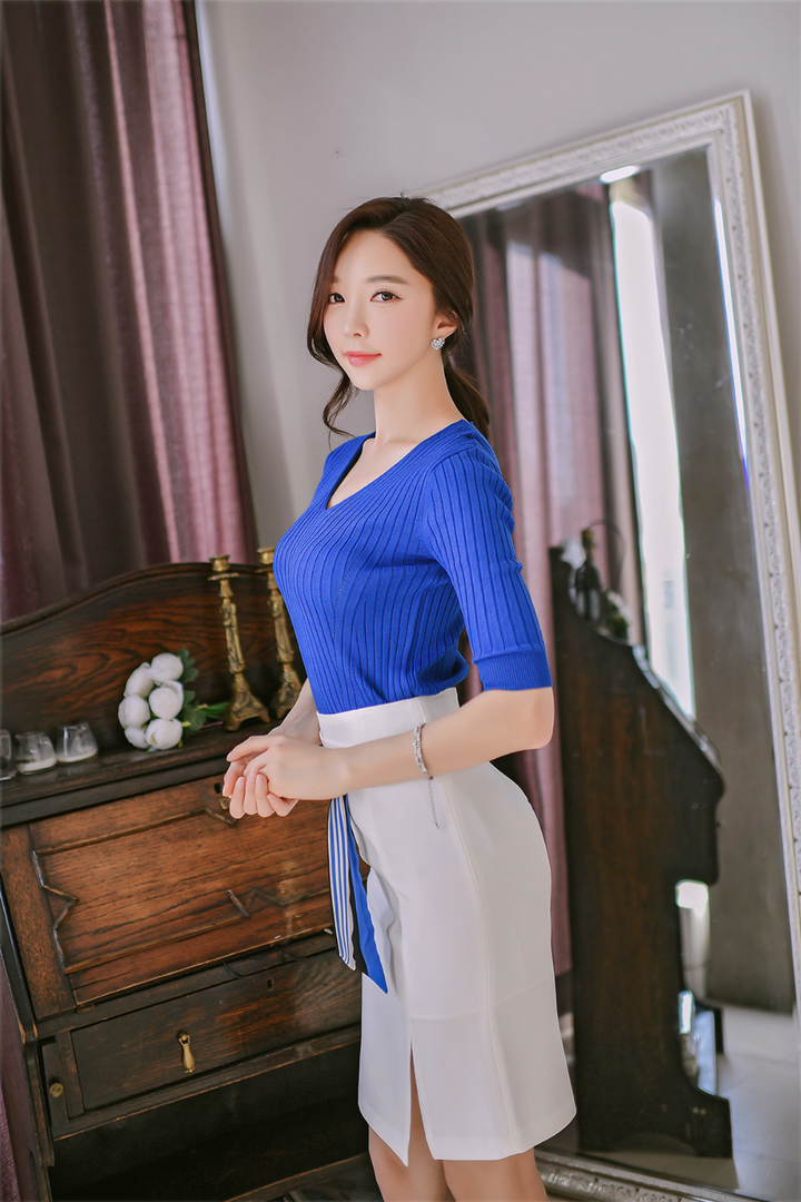 室内极品气质女神朴秀妍摄影图片