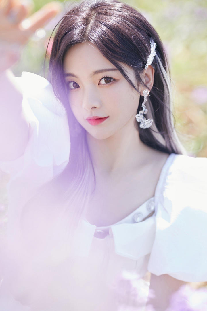 超清甜美清纯美女明星杨超越图片