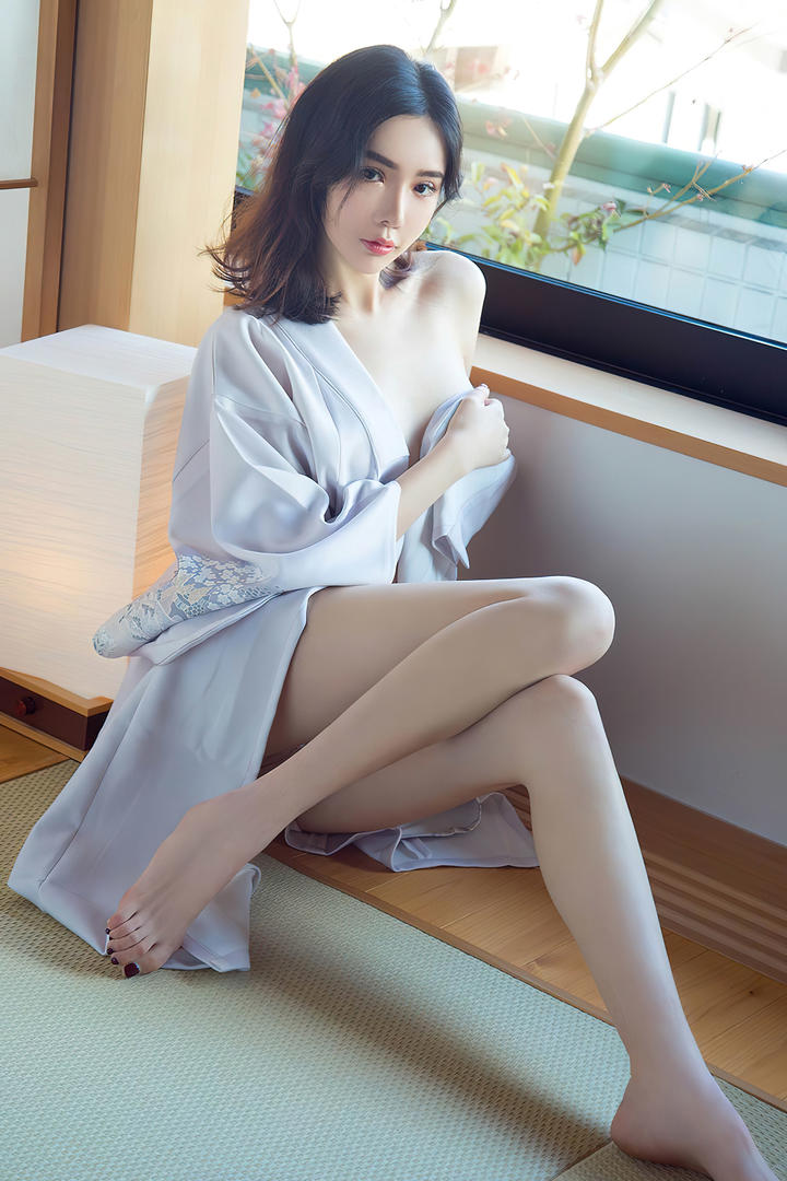 极品纯欲美女御姐睡衣诱惑写真图片