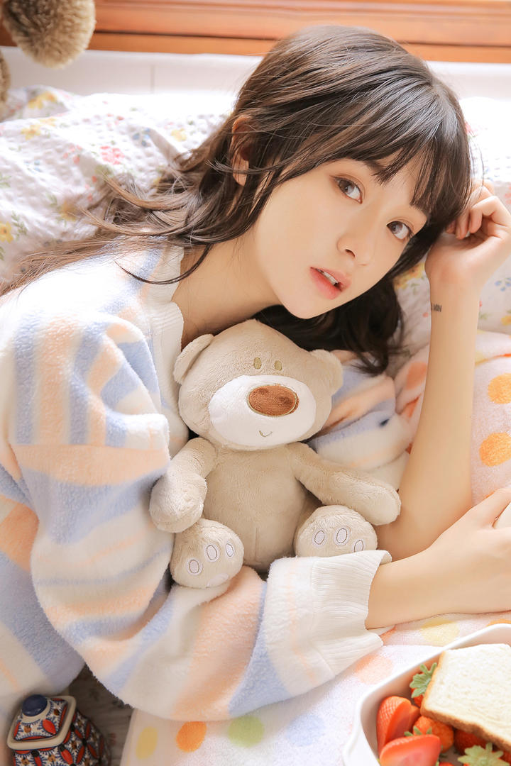 可爱漂亮的小美女图片