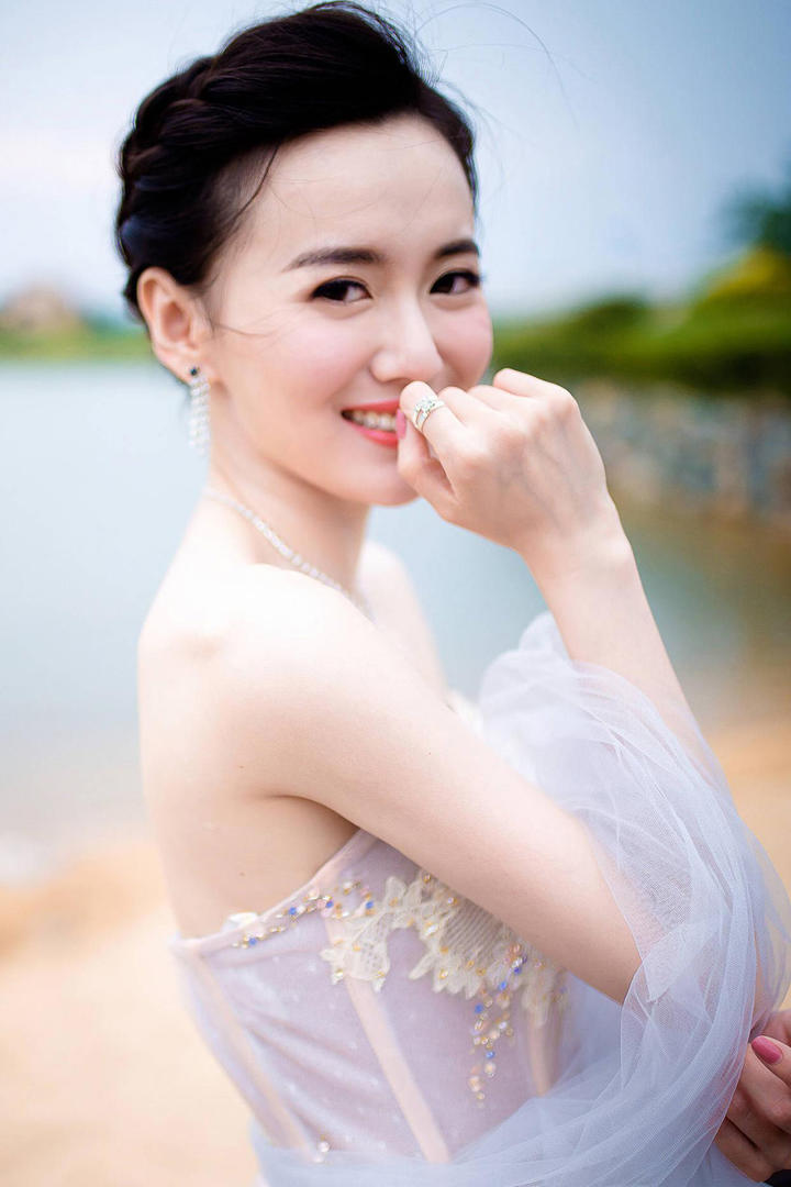 高清女明星江铠同湖边唯美写真图片