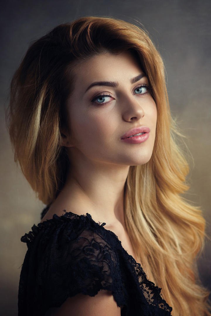 性感的欧美金发美女艺术写真