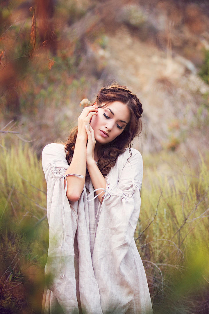 好看的欧美女生户外写真图片