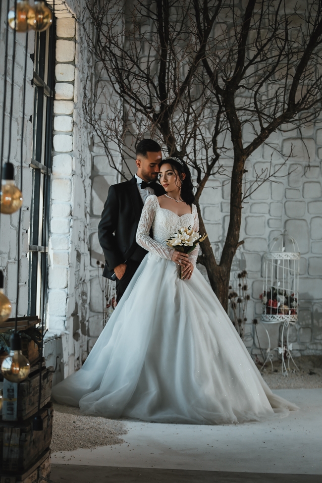 欧美高端大气室内婚纱写真摄影图片