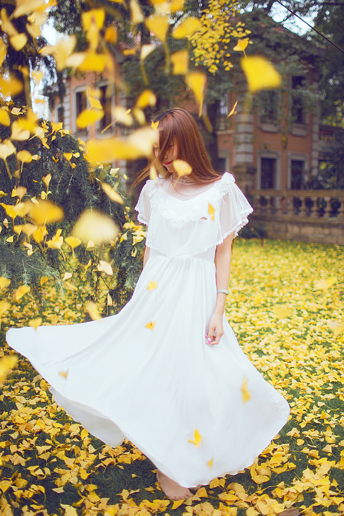 洁白天使的秋日唯美