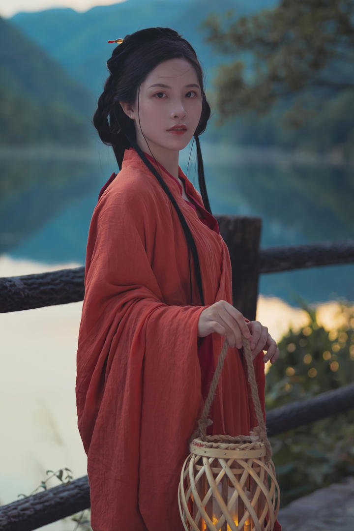 提灯笼汉服古风美女气质艺术写真