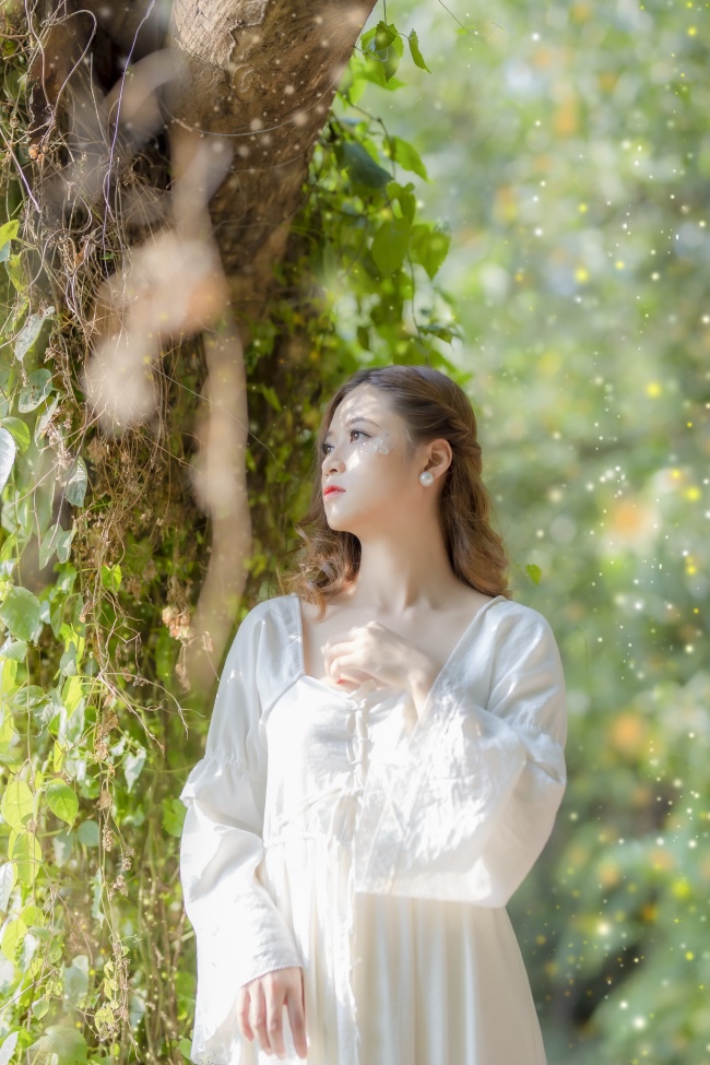 绿色小清新美女写真图片
