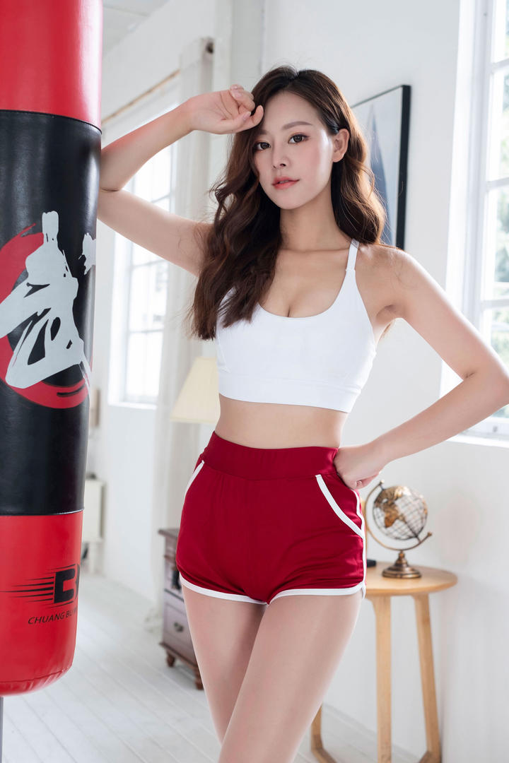 健身房里的好身材韩国美女图片大全