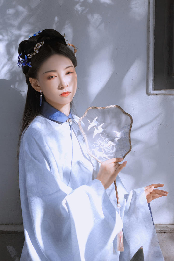 气质古装汉服小姐姐美女艺术写真图片套图