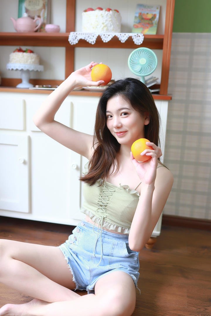 温柔甜美女生私房照图片专区
