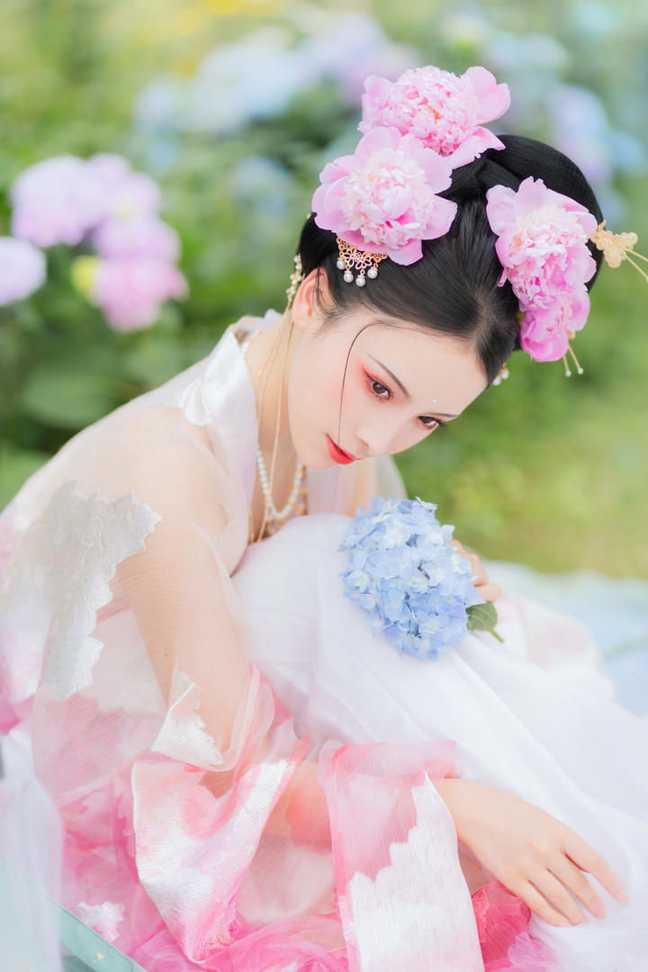 中国唯美古装美女清纯艺术照写真图片