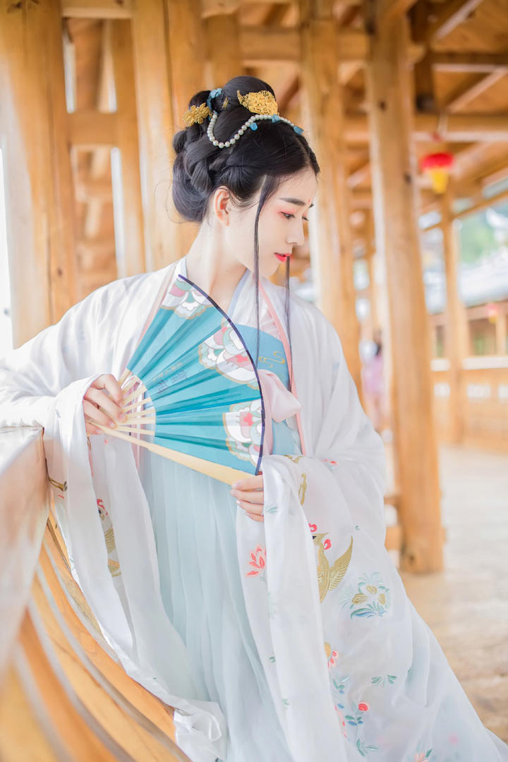 高清唯美小仙女古装美女人体艺术摄影图片