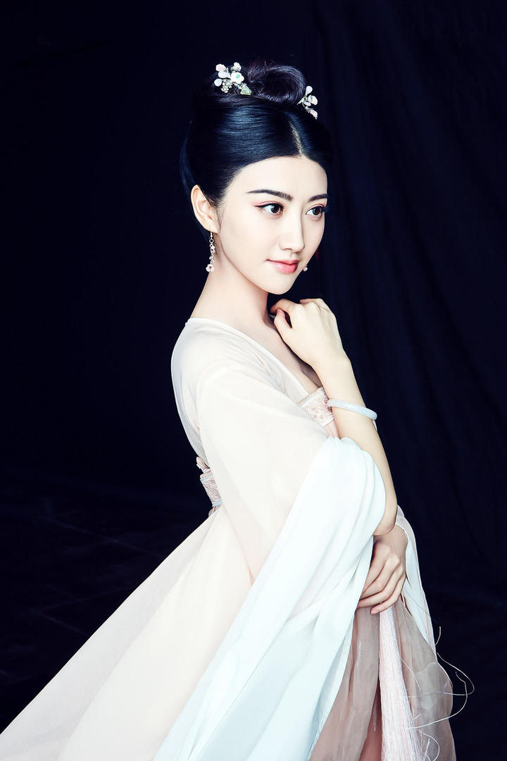 中国美女明星景甜古装美女写真图片