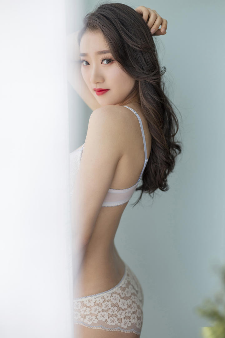 清纯唯美美女心怡蕾丝内衣性感自拍写真图片